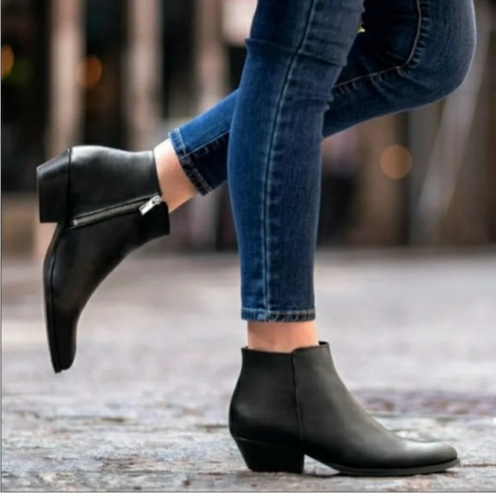 Sam Edelman‎ Black Petty Rain Booties sz 9
